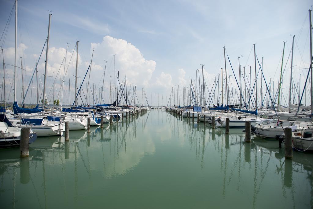 Hotel Marina Port
