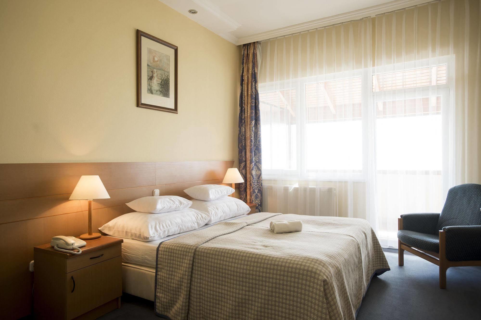 Marina Port 4*